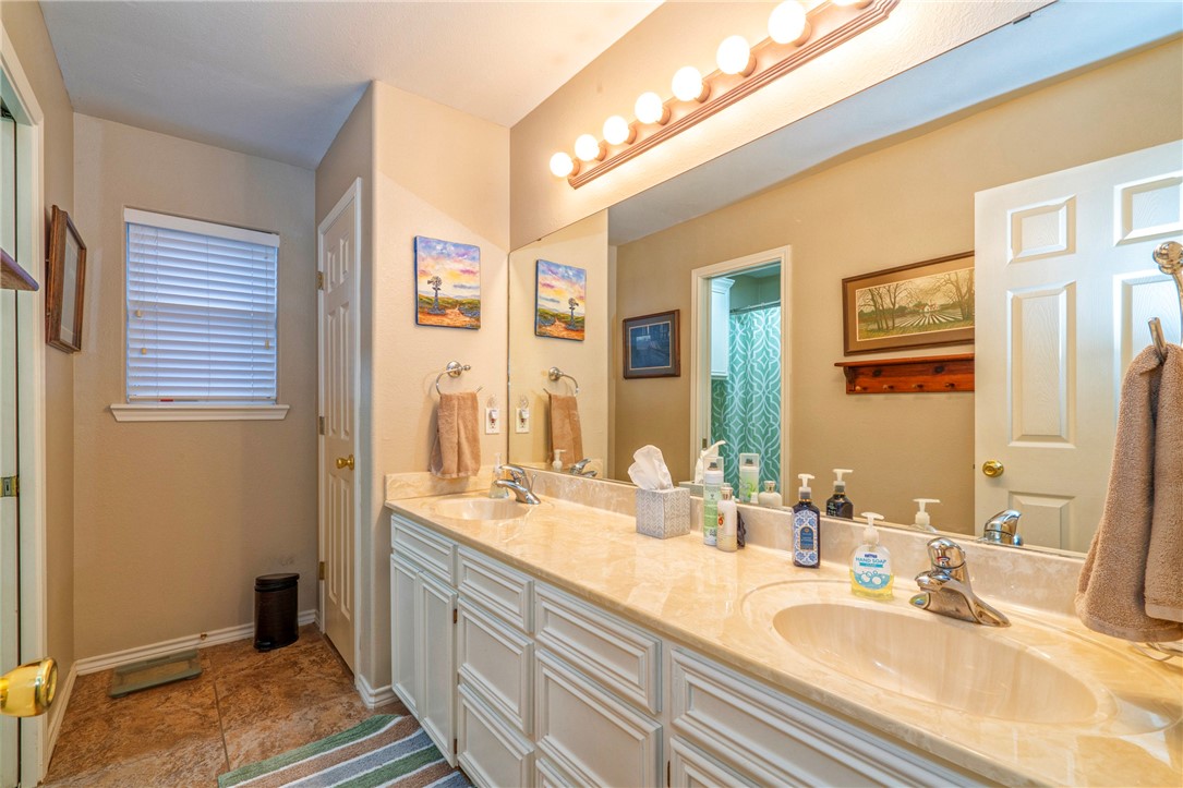 15410 Guadalupe River Dr Property Photo 21