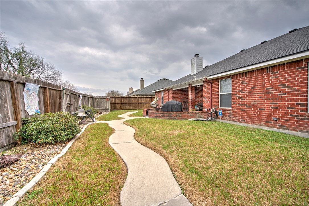 15410 Guadalupe River Dr Property Photo 28