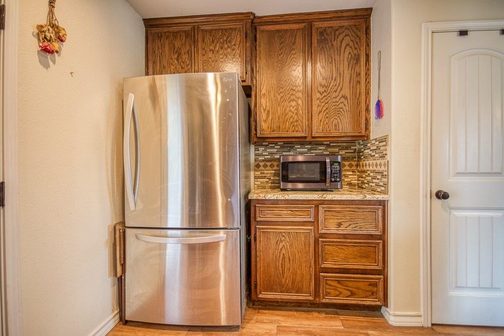 2421 Country Oaks Property Photo 19