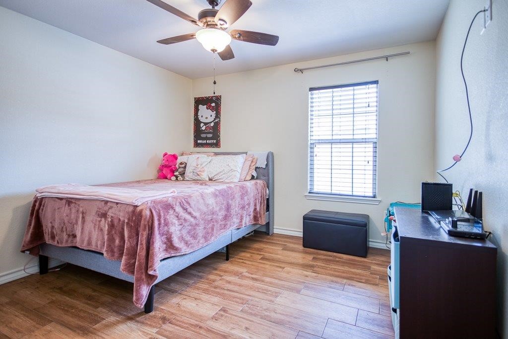 2421 Country Oaks Property Photo 23