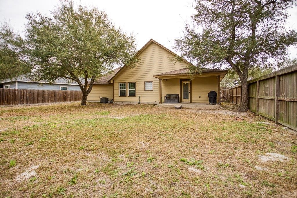 2421 Country Oaks Property Photo 33