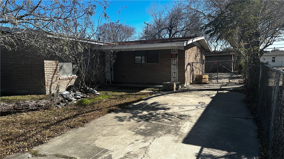 525 Ohio Ave Property Photo 2