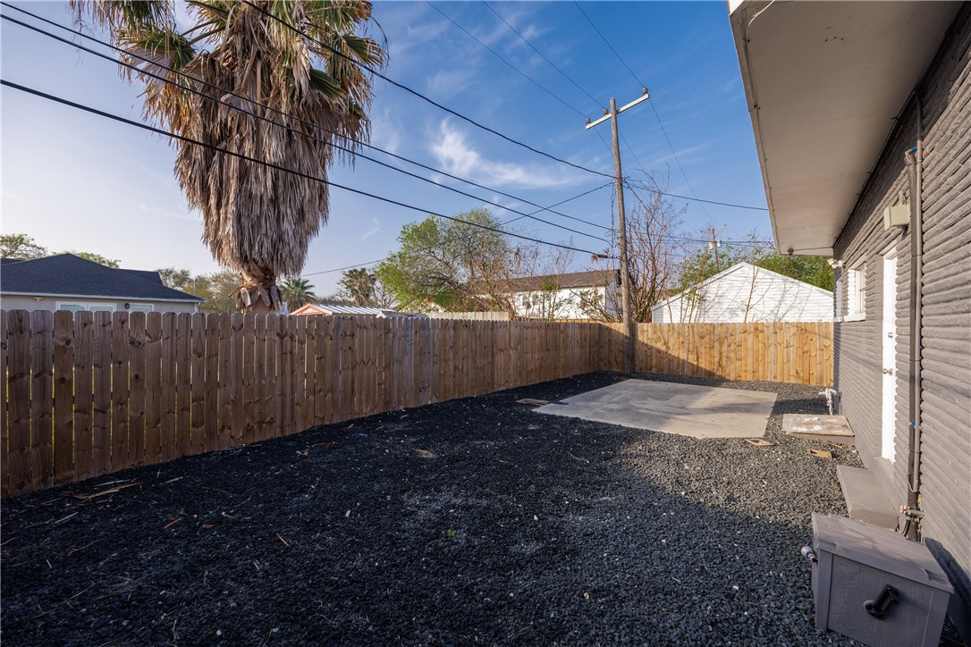 525 Clifford St Property Photo 31