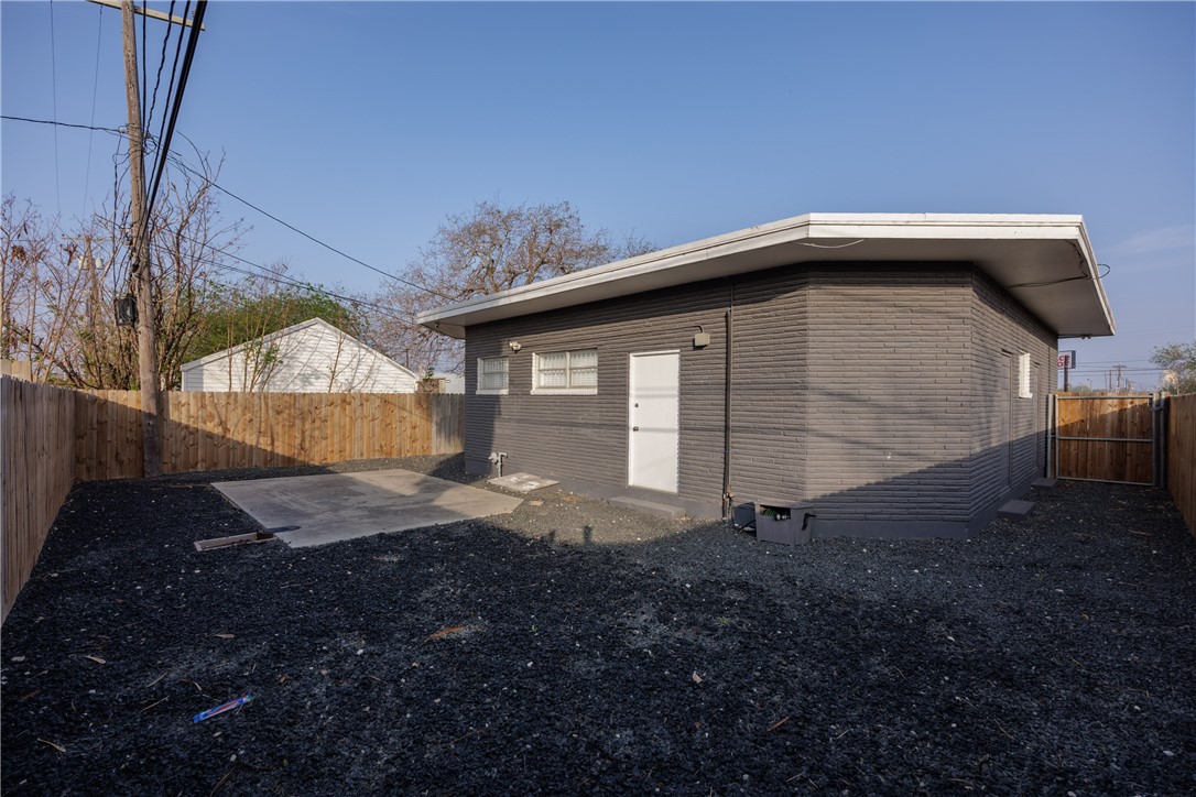 525 Clifford St Property Photo 32