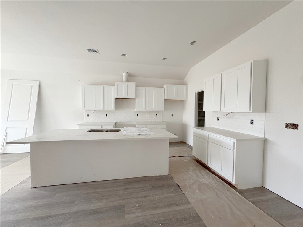 2633 Westeros St Property Photo 7