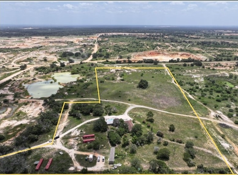 22818 State Highway 16 S Property Photo 2