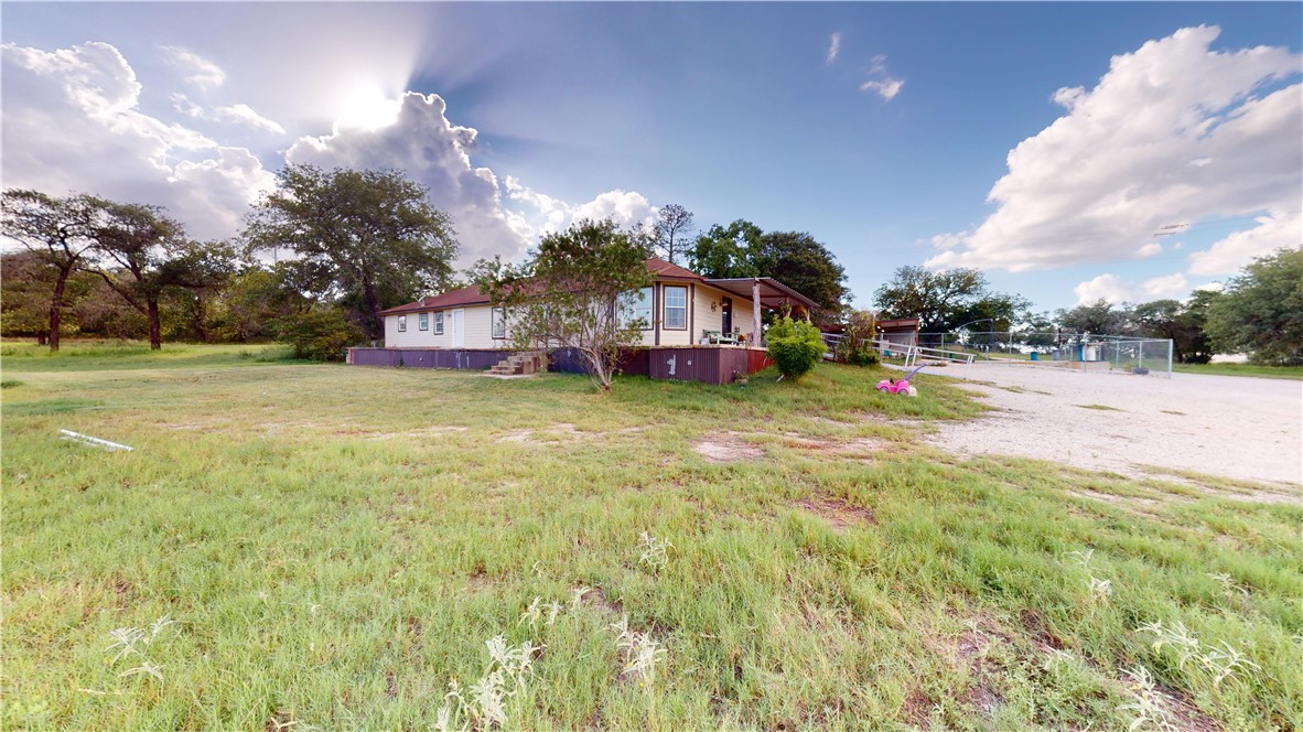 22818 State Highway 16 S Property Photo 3