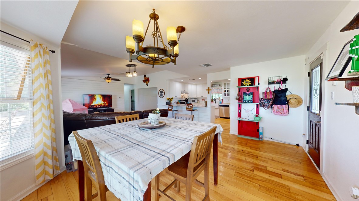 22818 State Highway 16 S Property Photo 8