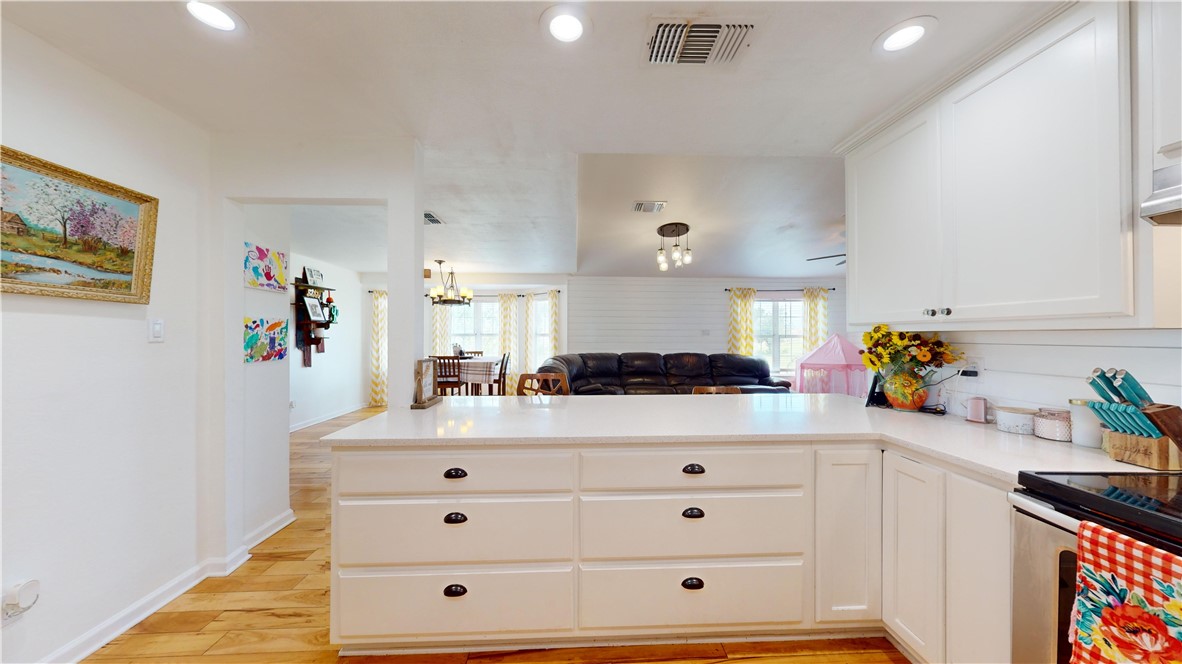 22818 State Highway 16 S Property Photo 13