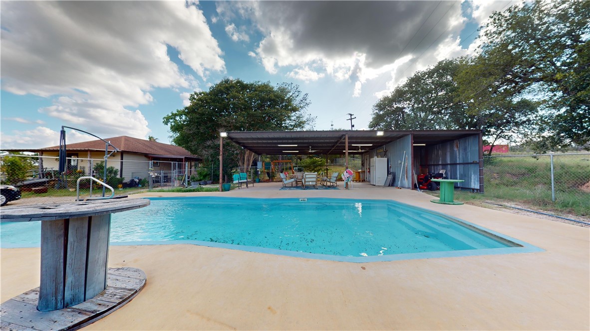 22818 State Highway 16 S Property Photo 34
