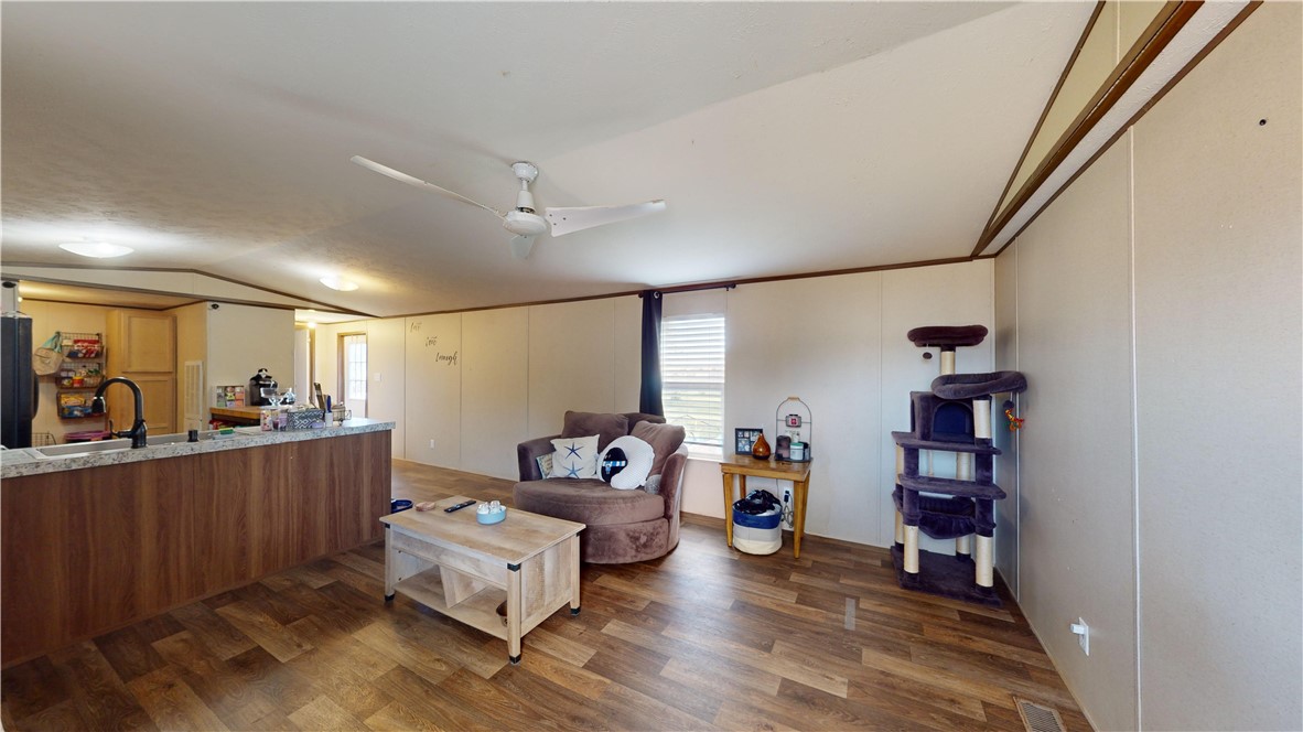 22818 State Highway 16 S Property Photo 38
