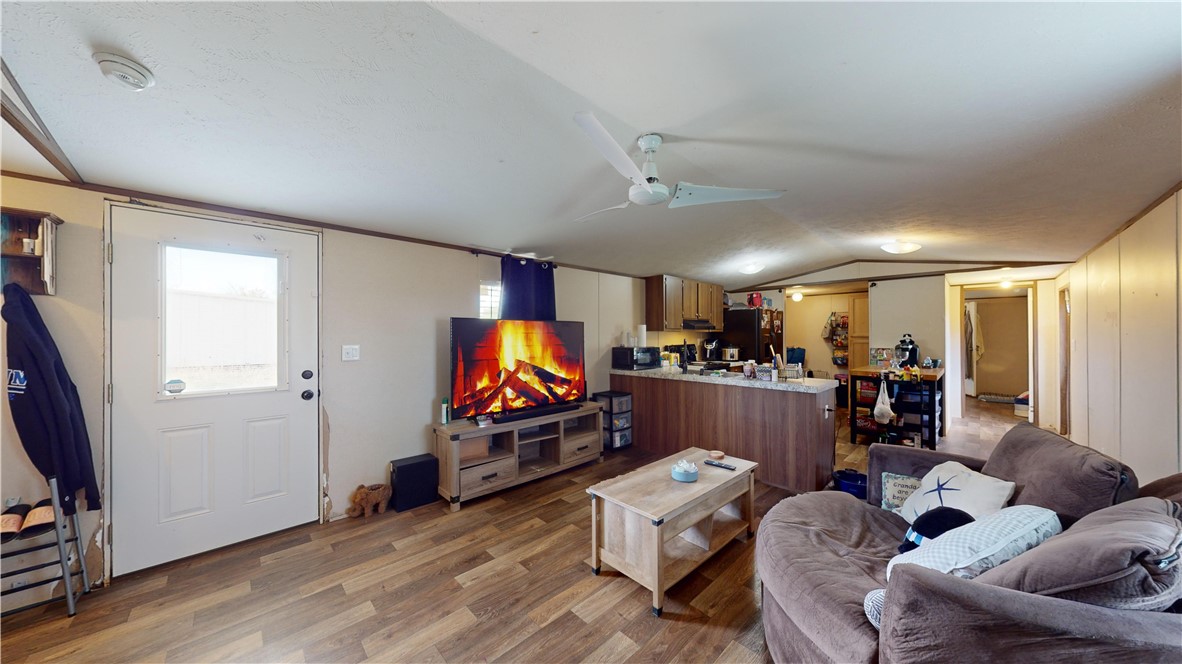 22818 State Highway 16 S Property Photo 39