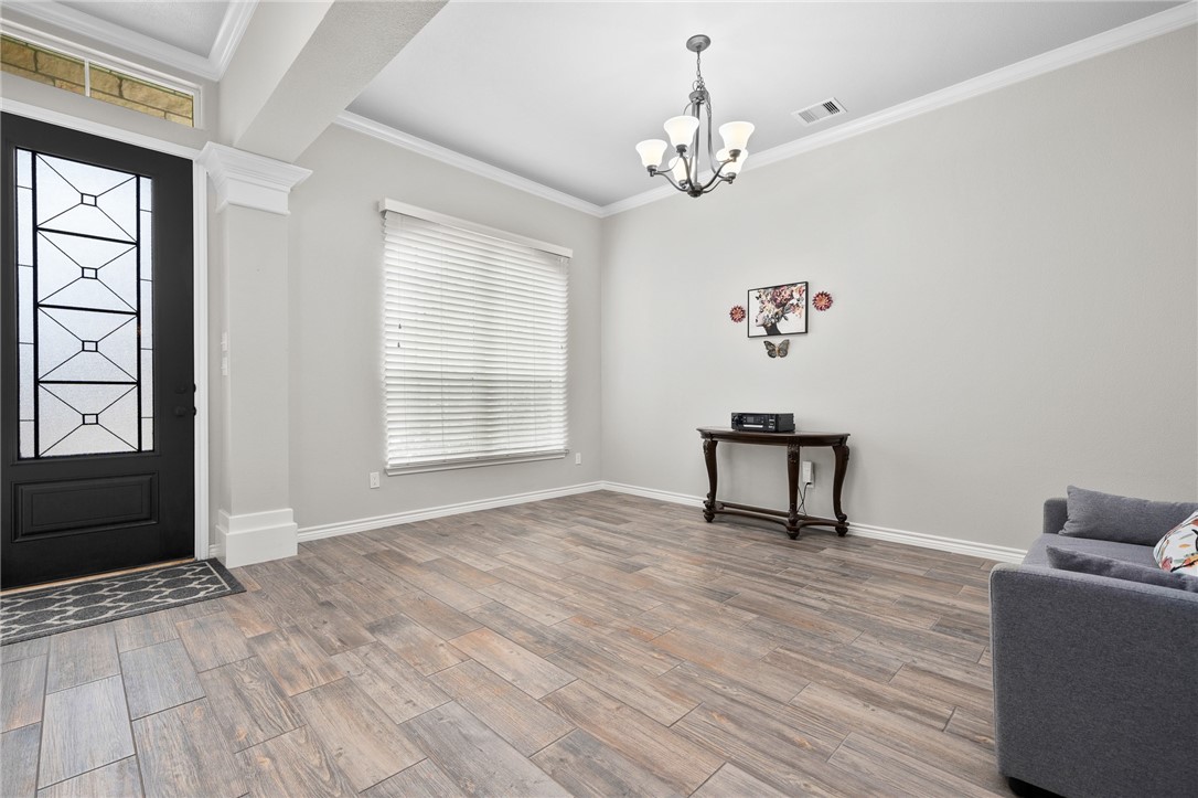 6 Reserve Blvd Property Photo 6
