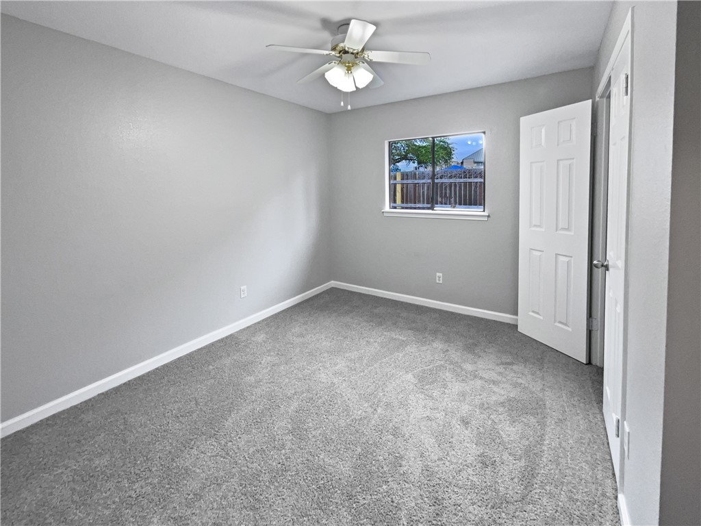 2140 Glenwood Dr Property Photo 13