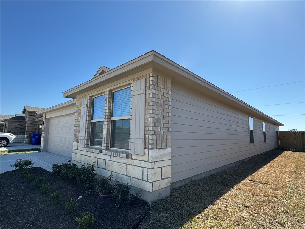 1645 Pleasant Dr Property Photo 5