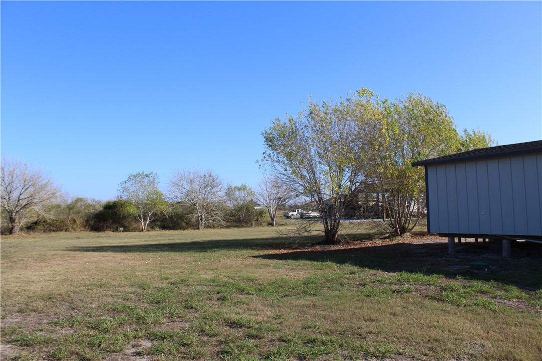 182 W Post Oak Ln Property Photo 2