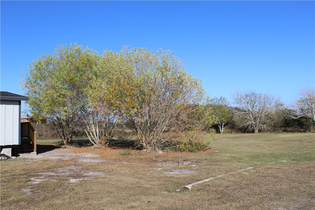182 W Post Oak Ln Property Photo 3