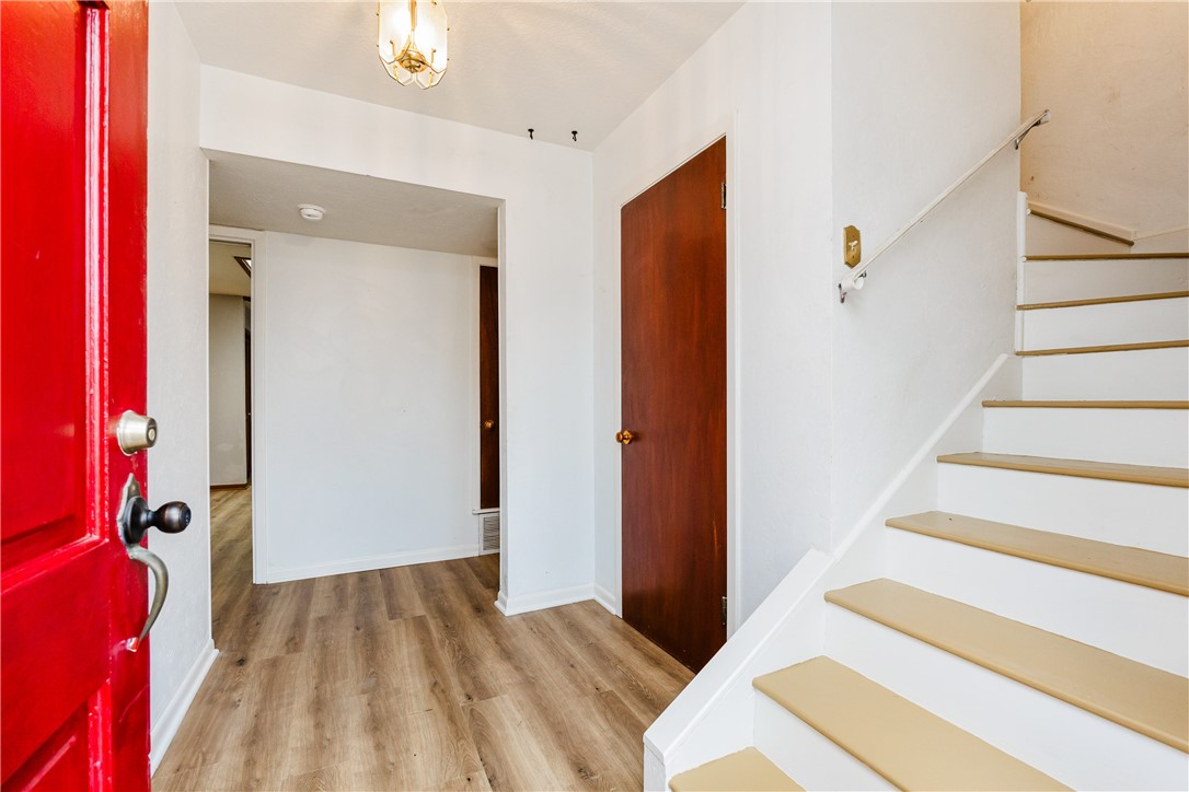 103 Park Pl Property Photo 4