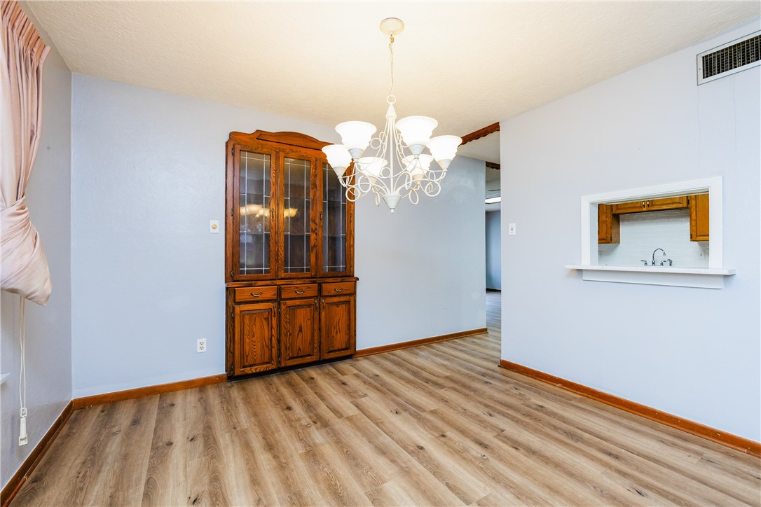 103 Park Pl Property Photo 7
