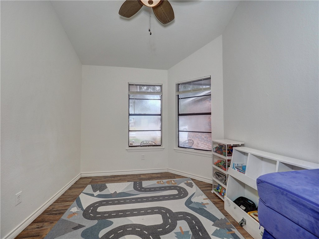 918 Saint Christopher St Property Photo 12