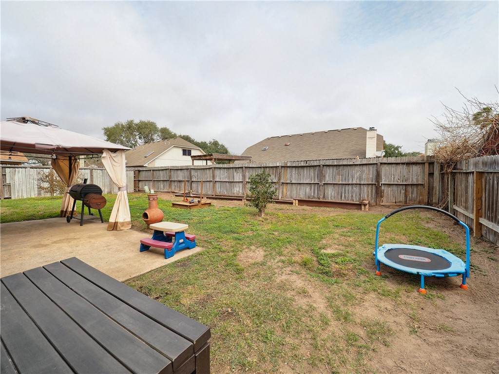 918 Saint Christopher St Property Photo 18