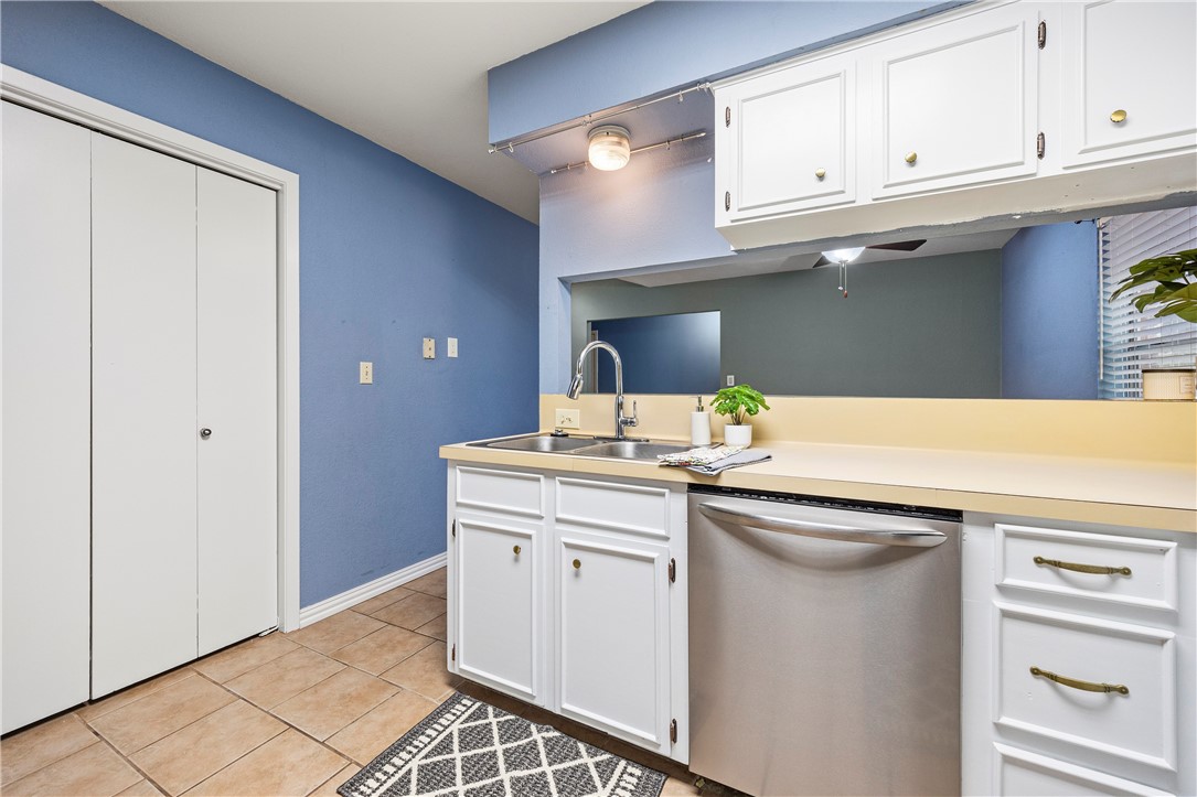 2359 Mesquite Circ Property Photo 8