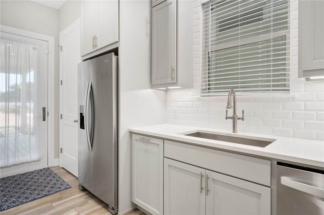 105 Frontenac Property Photo 12