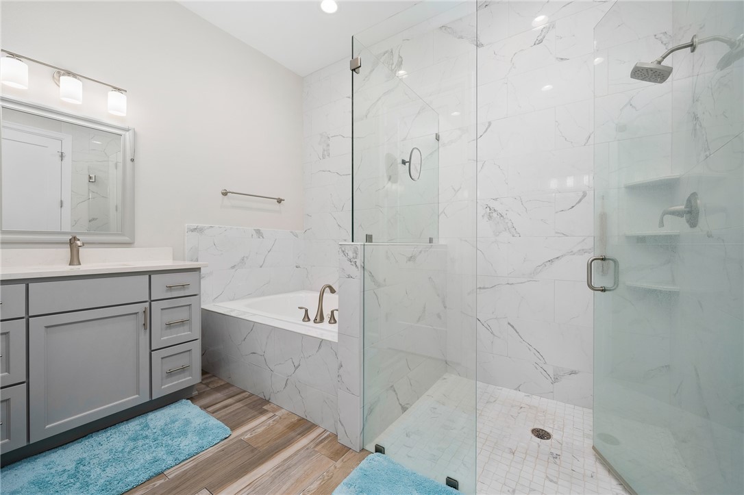 105 Frontenac Property Photo 17