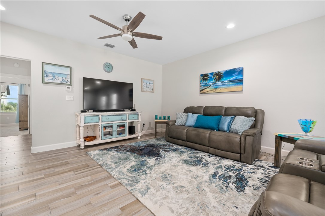 105 Frontenac Property Photo 21
