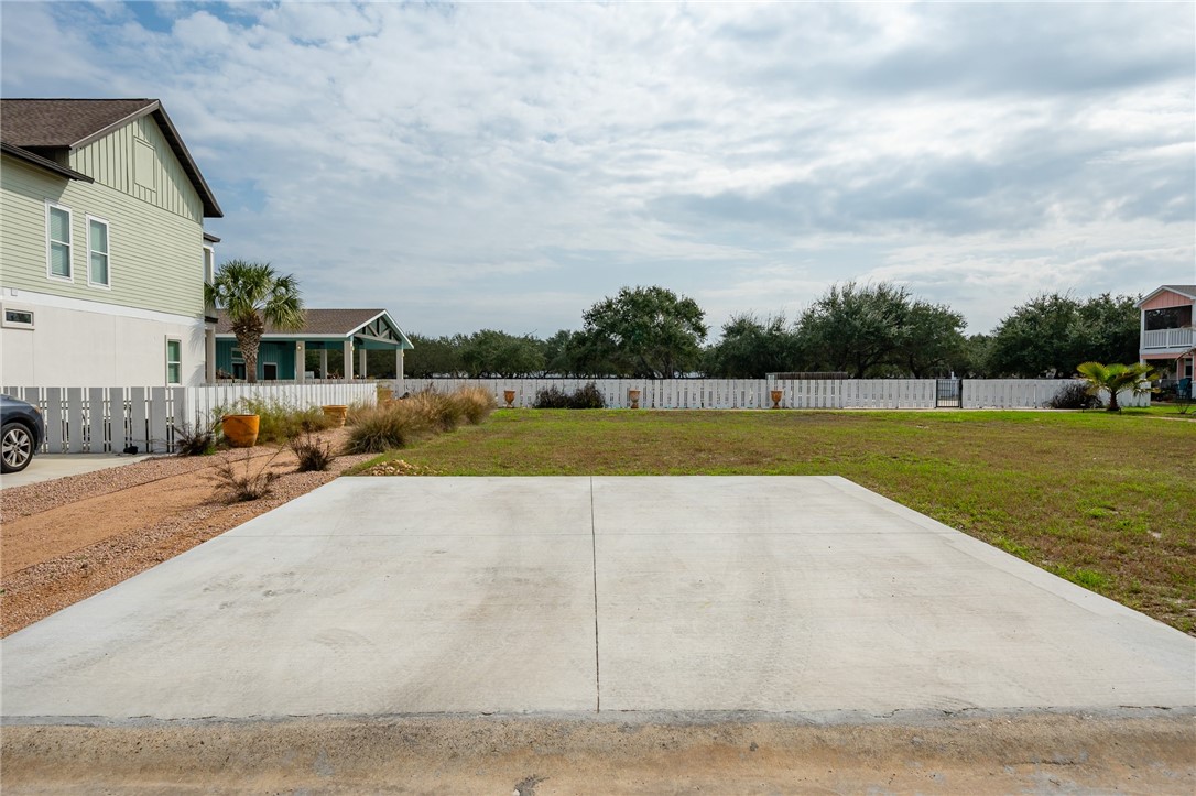 105 Frontenac Property Photo 33