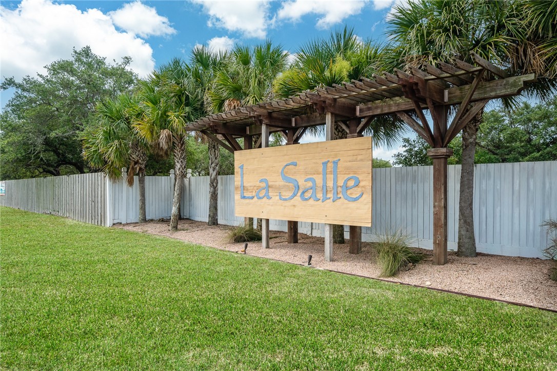 105 Frontenac Property Photo 40