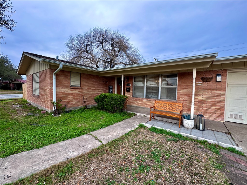 5733 Kerry Dr Property Photo 2