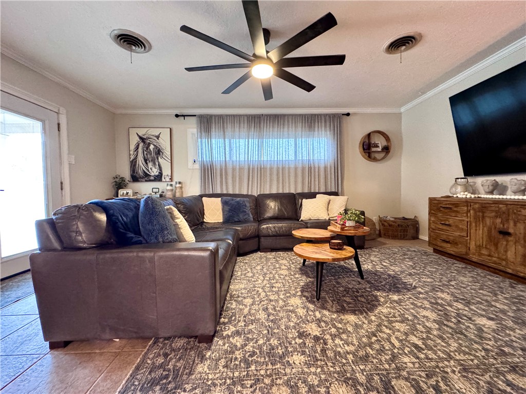 5733 Kerry Dr Property Photo 4
