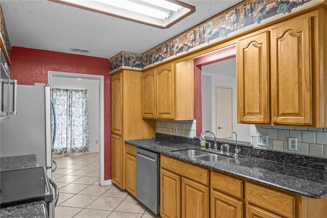3525 Picadilly Ln Property Photo 7