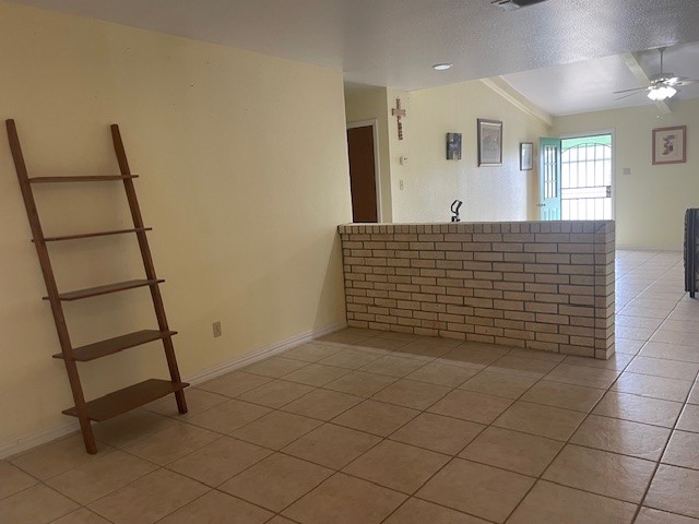 711 W North St Property Photo 16