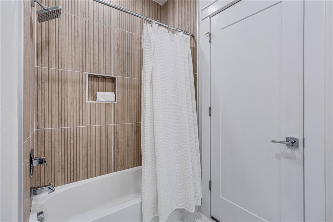 630 Center Square West 307 Property Photo 18