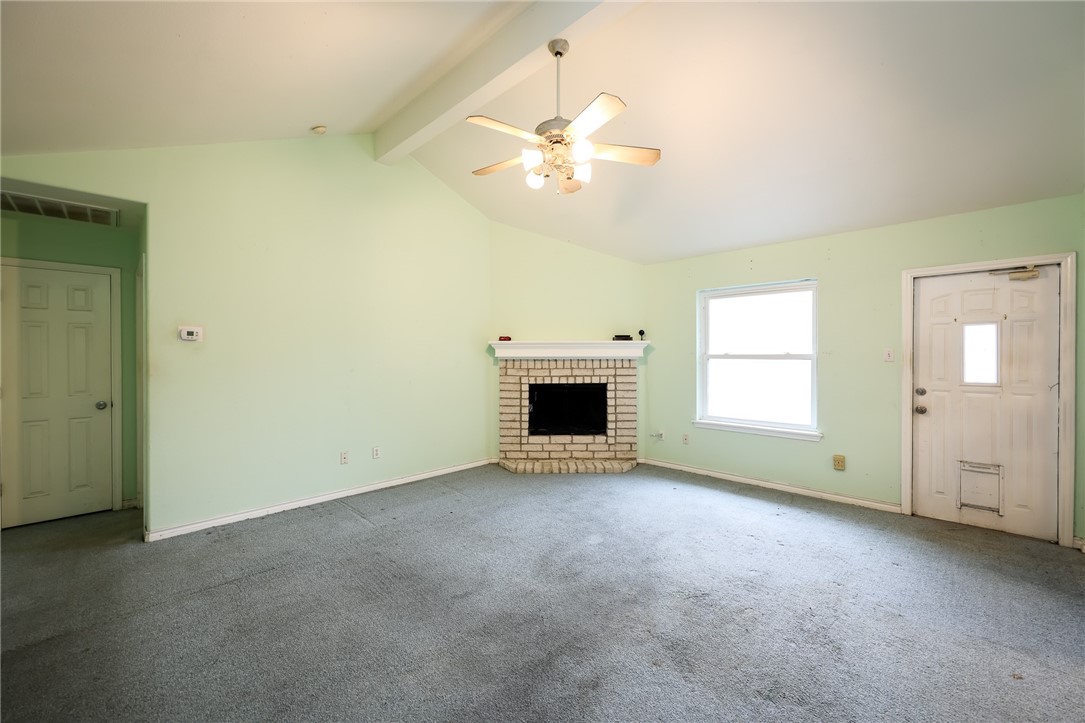 726 Saint Bernadine Dr Property Photo 4