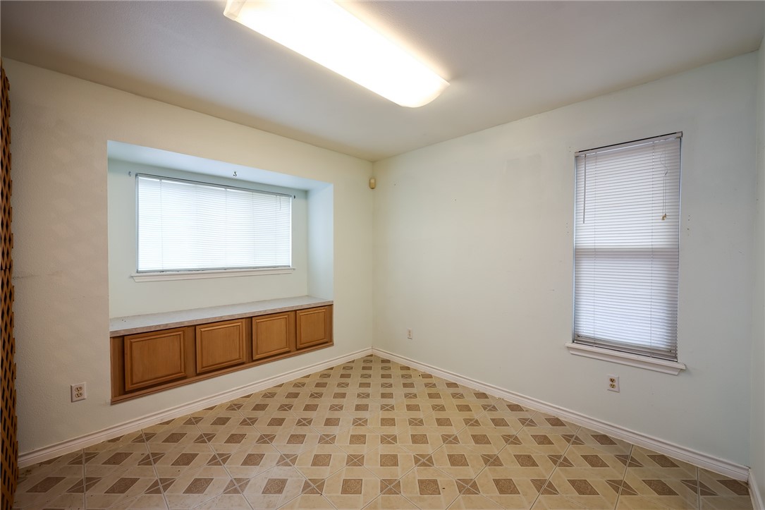726 Saint Bernadine Dr Property Photo 12