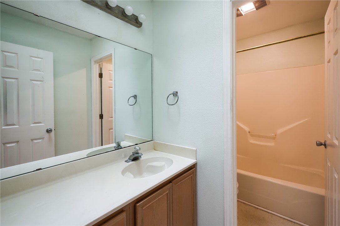 726 Saint Bernadine Dr Property Photo 21