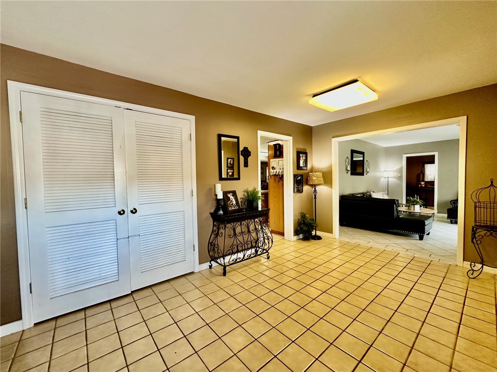 1631 Santa Cecilia Dr Property Photo 3