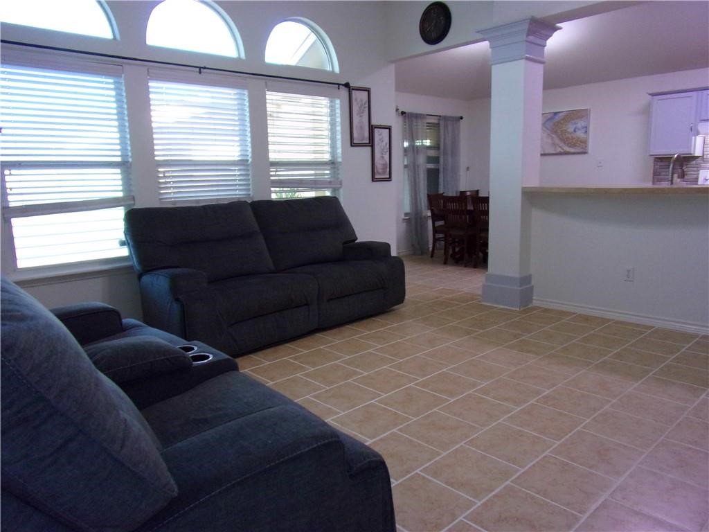 6718 Riding Wind Dr Property Photo 4