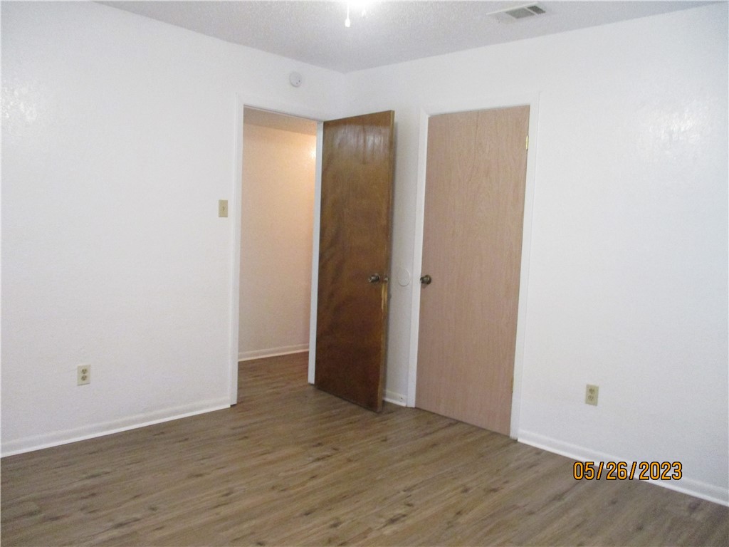 3613 Crestbrook Ct 3 Property Photo 6