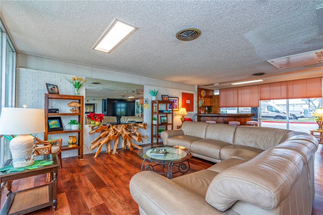 4302 Ocean Dr 42 Property Photo 5