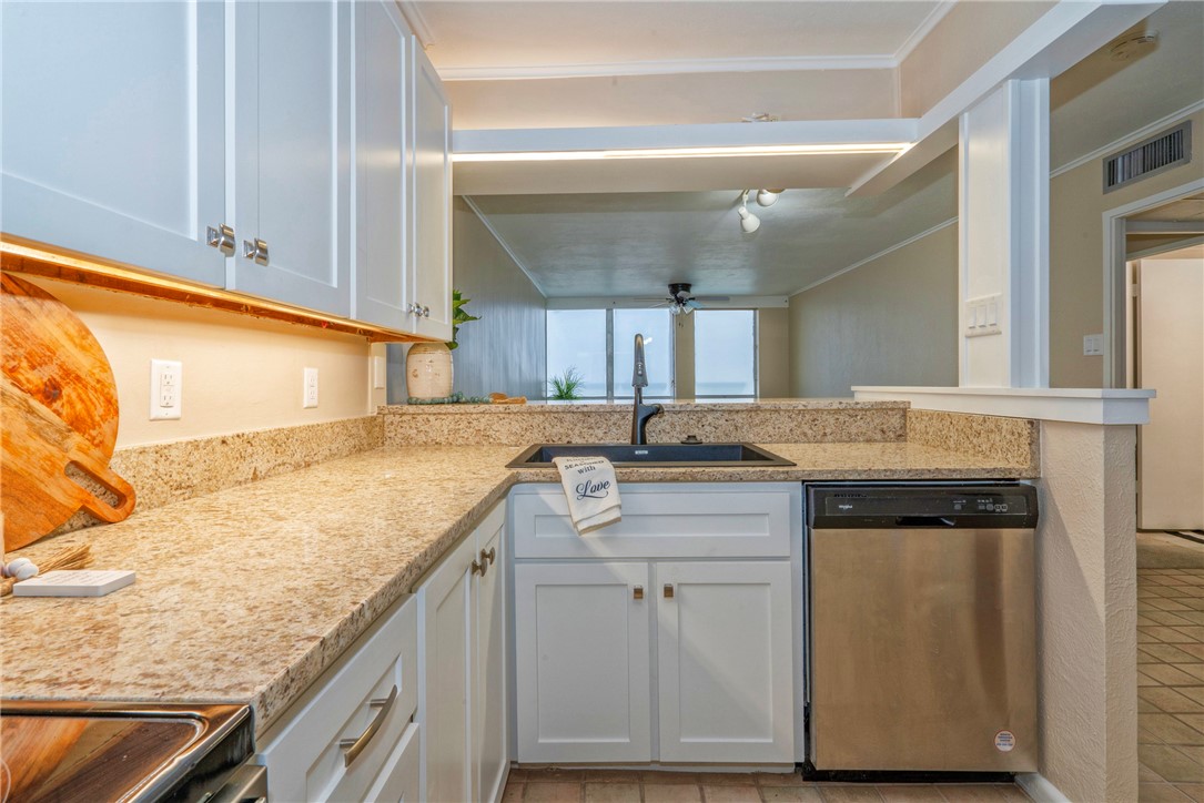 4302 Ocean Dr 42 Property Photo 12
