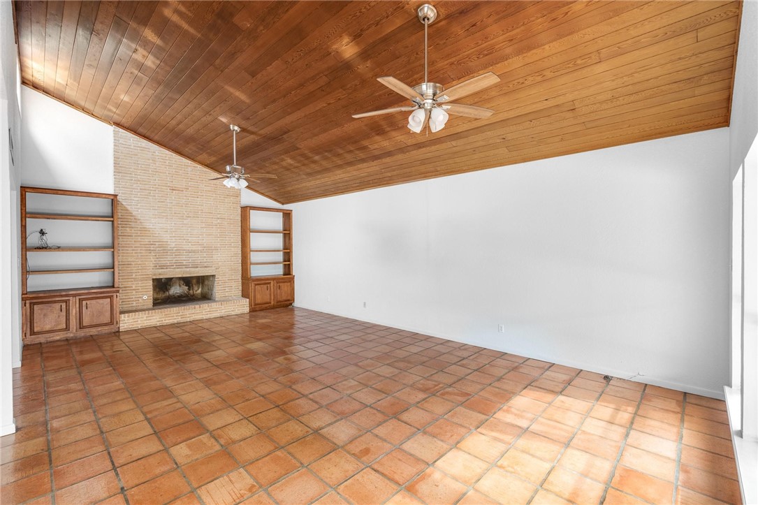 6002 Parkland Dr Property Photo 7
