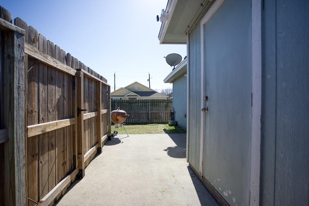7304 Kolda Dr Property Photo 35