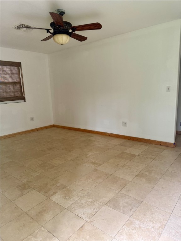 1401 S Avenue A Property Photo 4