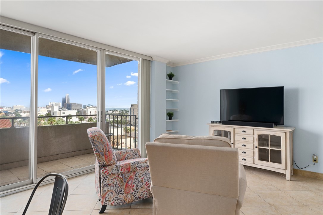 715 S Upper Broadway St 706 Property Photo 11