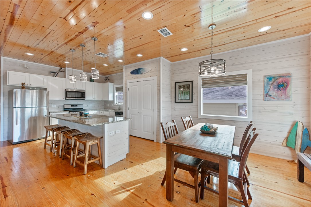 153 Port Isabel Property Photo 8