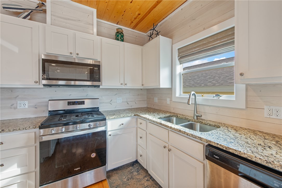 153 Port Isabel Property Photo 14